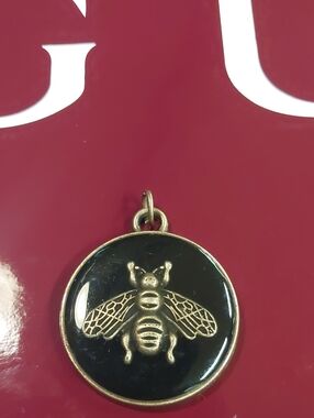 New GG Black & Gold Round Bee Charm Pendant